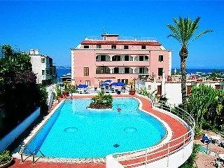 マーレ ブルー テルメ 5* イスキア島
